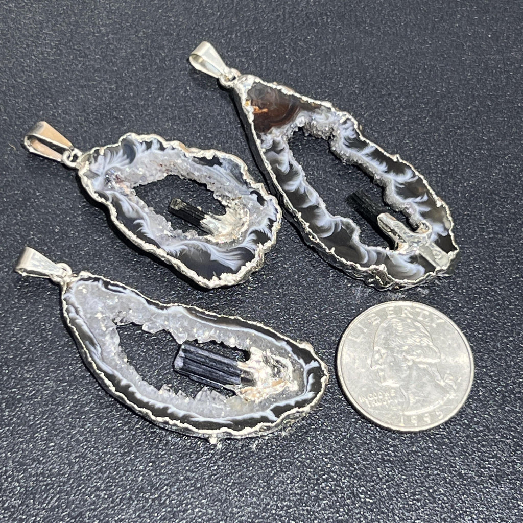Oco Geode Druzy with Tourmaline Crystal Point Pendant (Silver Plated)
