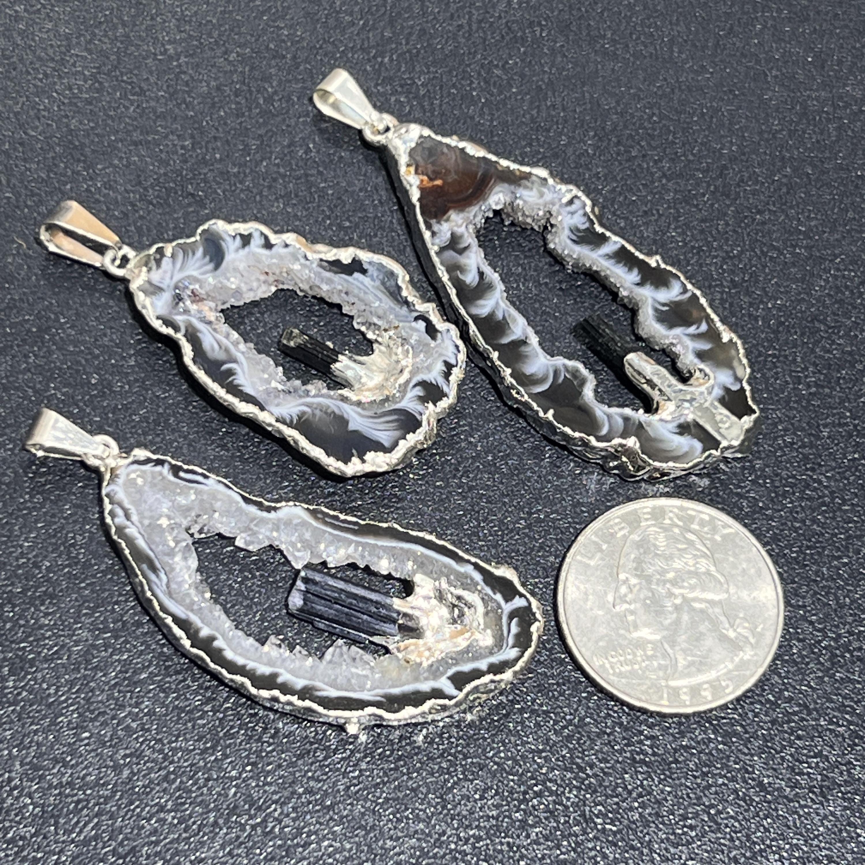 Oco Geode Druzy with Tourmaline Crystal Point Pendant (Silver Plated)